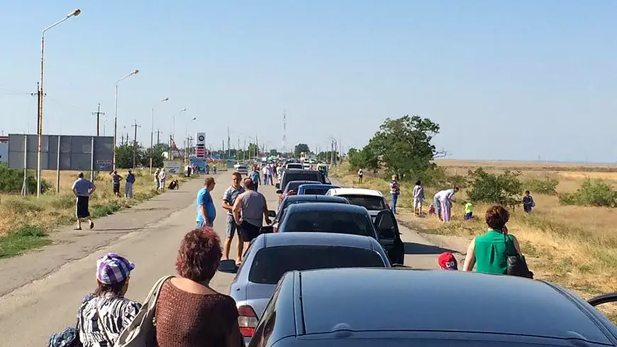 Queues at the border with Crimea