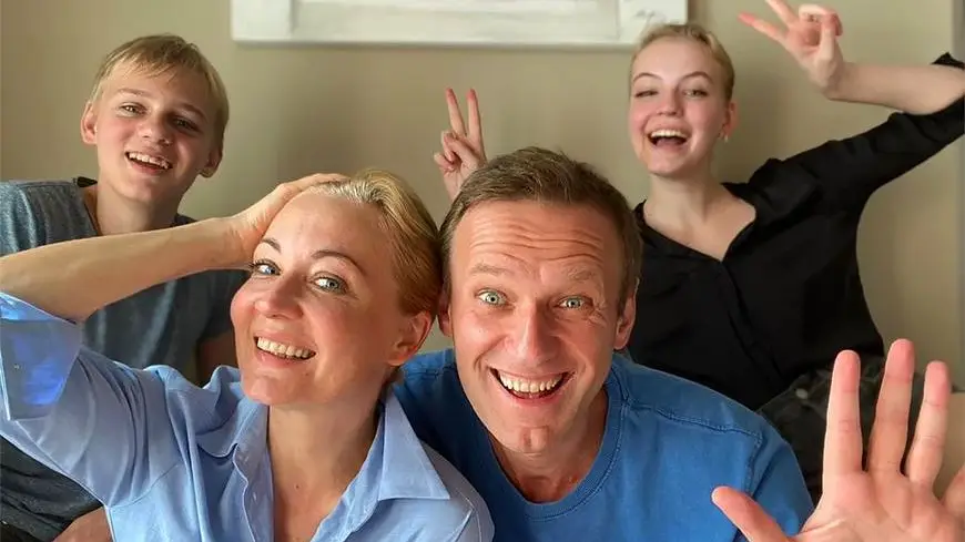 Alexei Navalny with his family