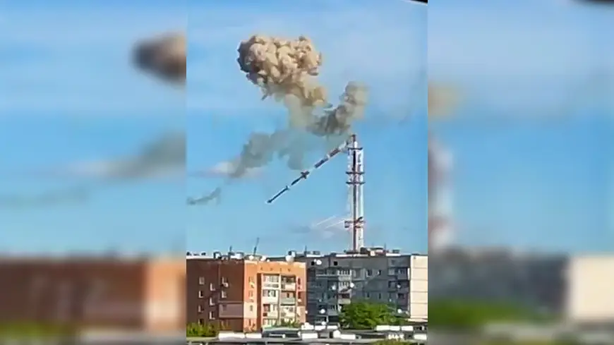 падает кусок телевышки в харькове