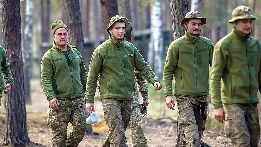 Добровольцы контракта «18-24» в тренировочном лагере под Киевом